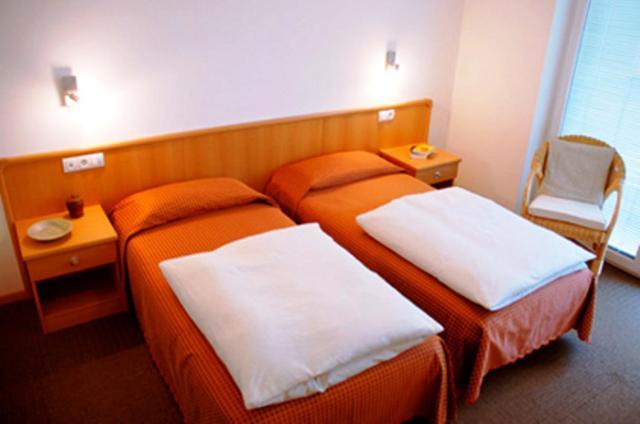 Garni Cremona Bed & Breakfast Бресаноне Екстериор снимка